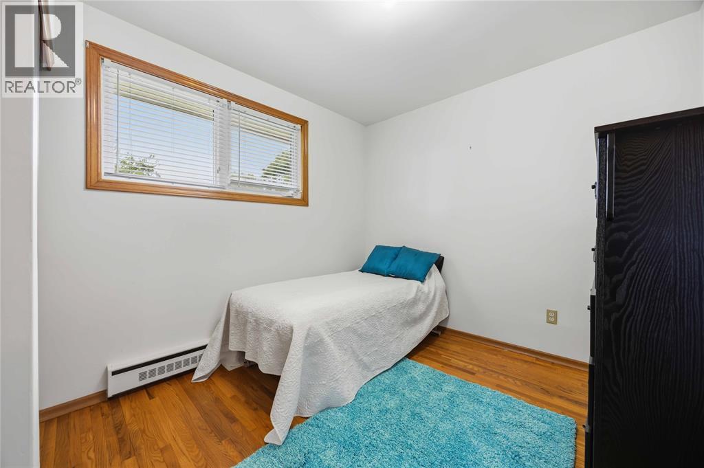 146 Westview Drive, St Clair, ON - Indoor Photo Showing Bedroom