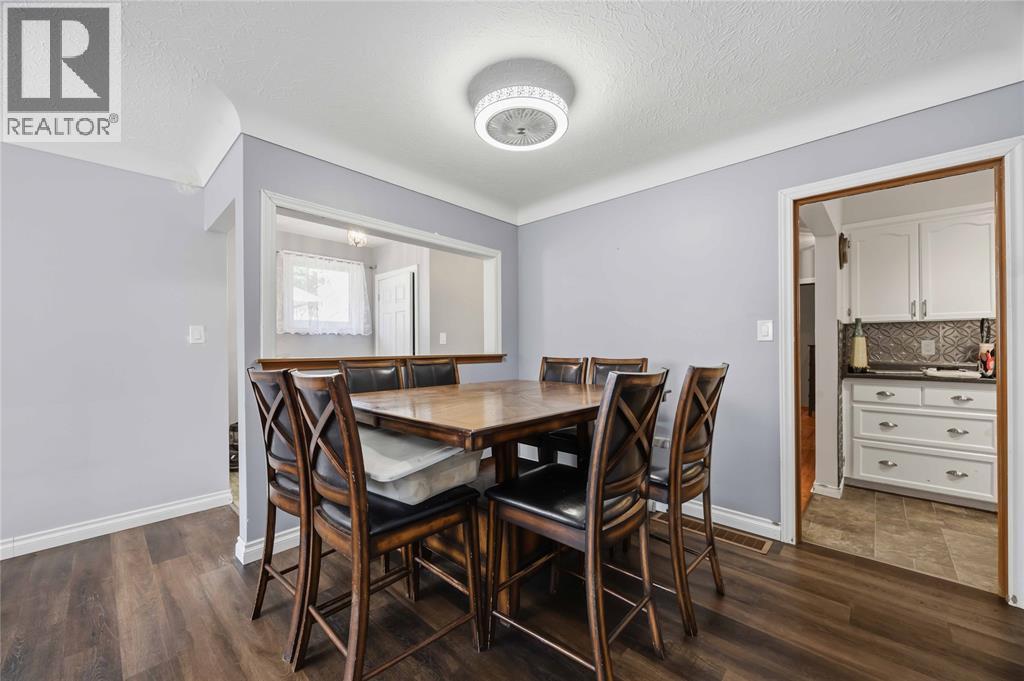 146 Westview Drive, St Clair, ON - Indoor Photo Showing Dining Room