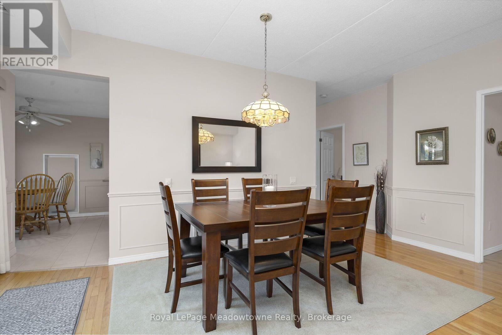 210 - 2075 Amherst Heights Drive, Burlington (Brant Hills), ON - Indoor Photo Showing Dining Room