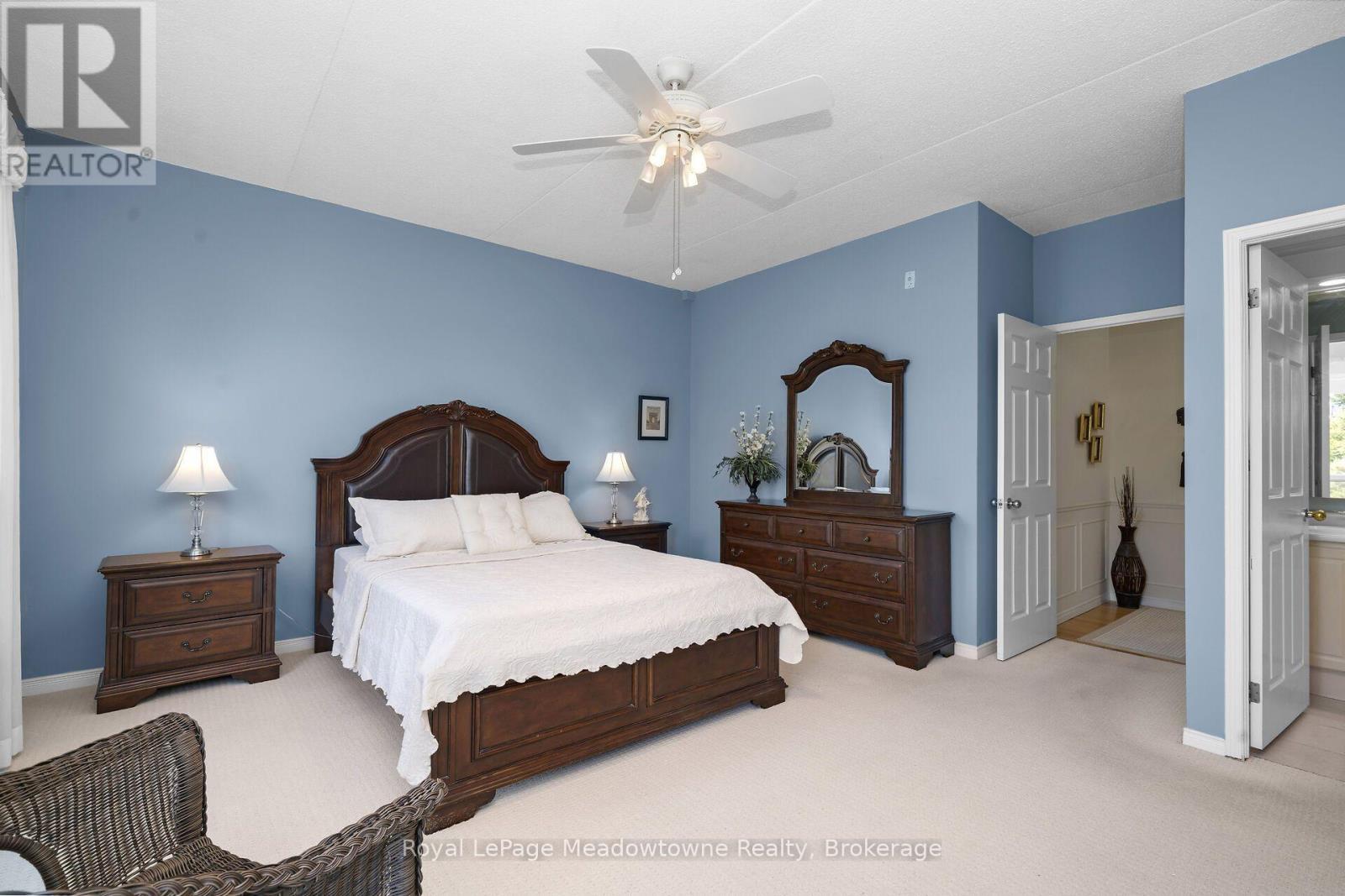 210 - 2075 Amherst Heights Drive, Burlington (Brant Hills), ON - Indoor Photo Showing Bedroom
