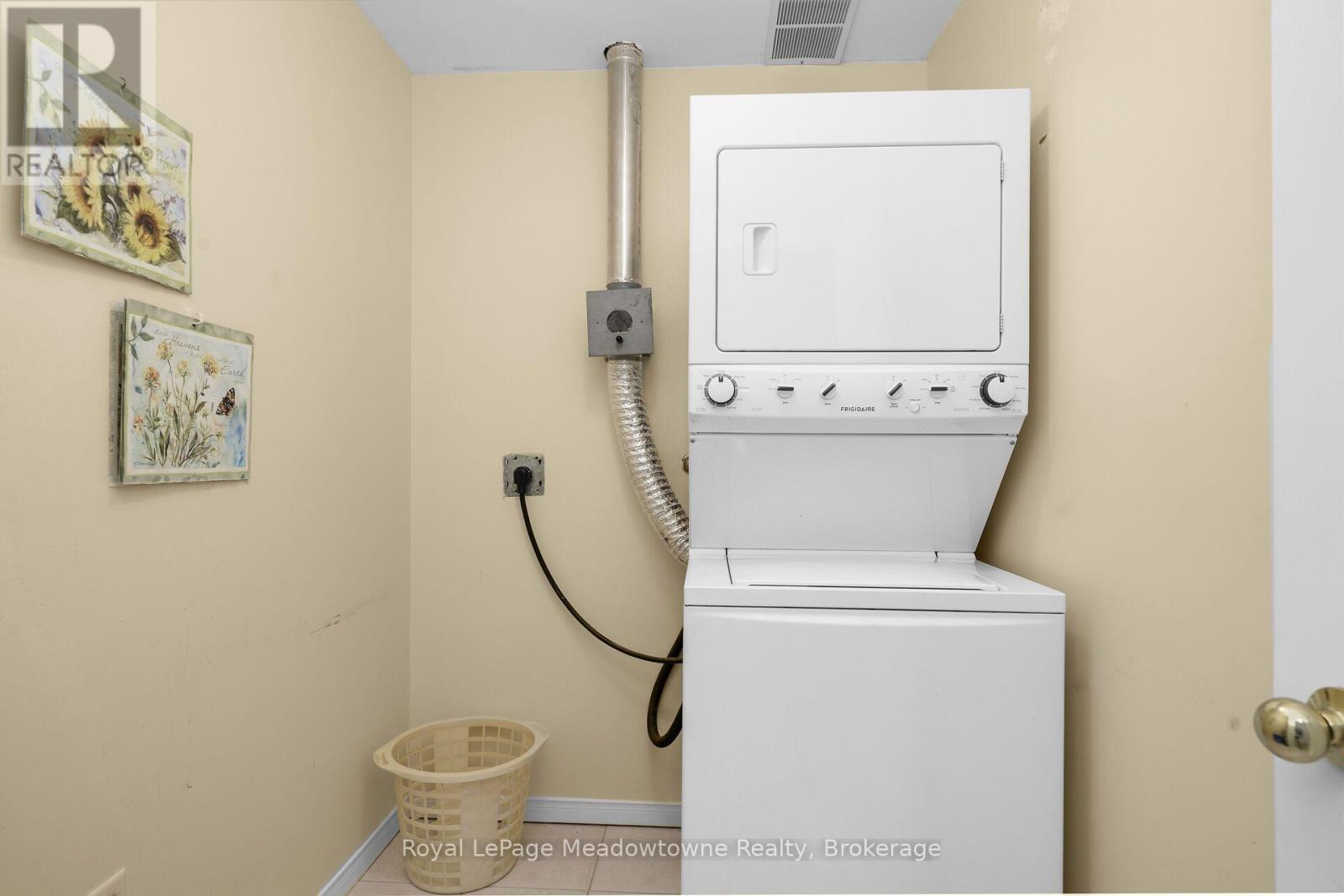 210 - 2075 Amherst Heights Drive, Burlington (Brant Hills), ON - Indoor Photo Showing Laundry Room