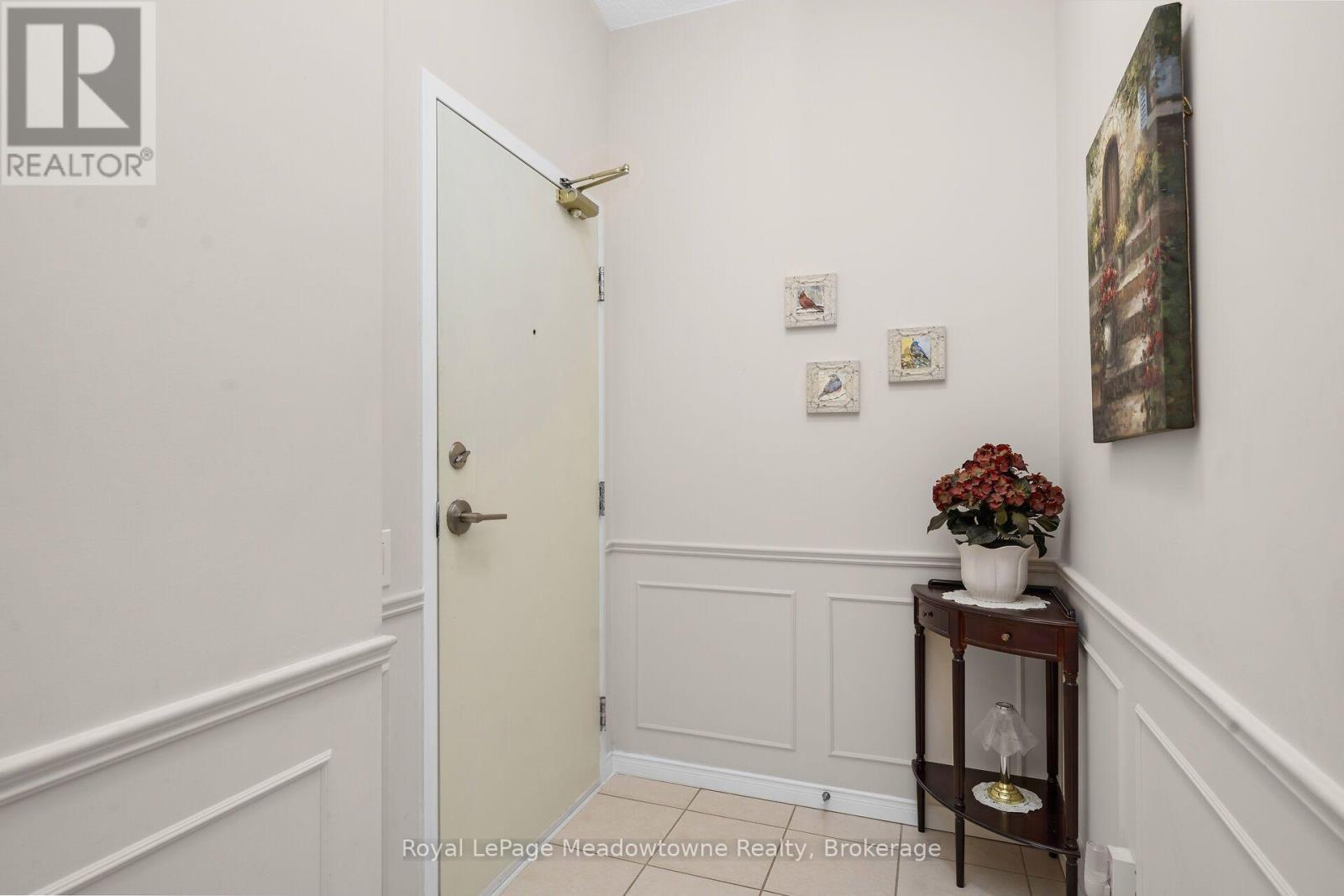 210 - 2075 Amherst Heights Drive, Burlington (Brant Hills), ON - Indoor Photo Showing Other Room
