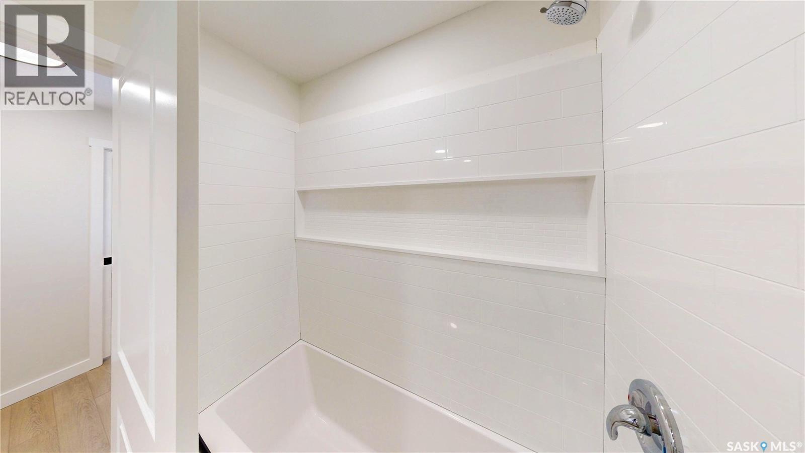 3022 Lacon Street, Regina, SK - Indoor