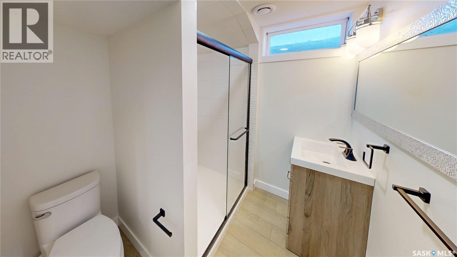 3022 Lacon Street, Regina, SK - Indoor Photo Showing Bathroom