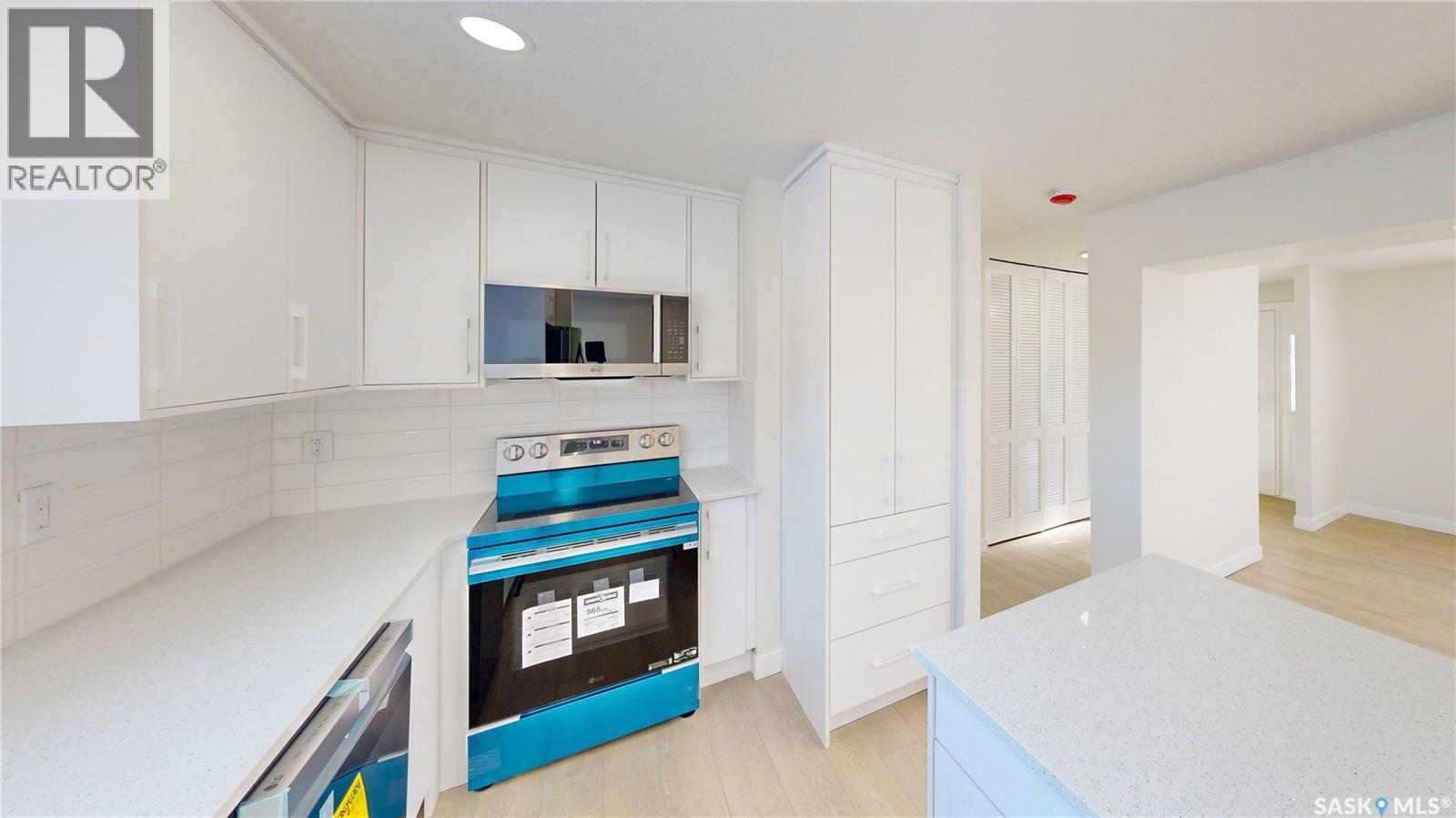 3022 Lacon Street, Regina, SK - Indoor Photo Showing Kitchen