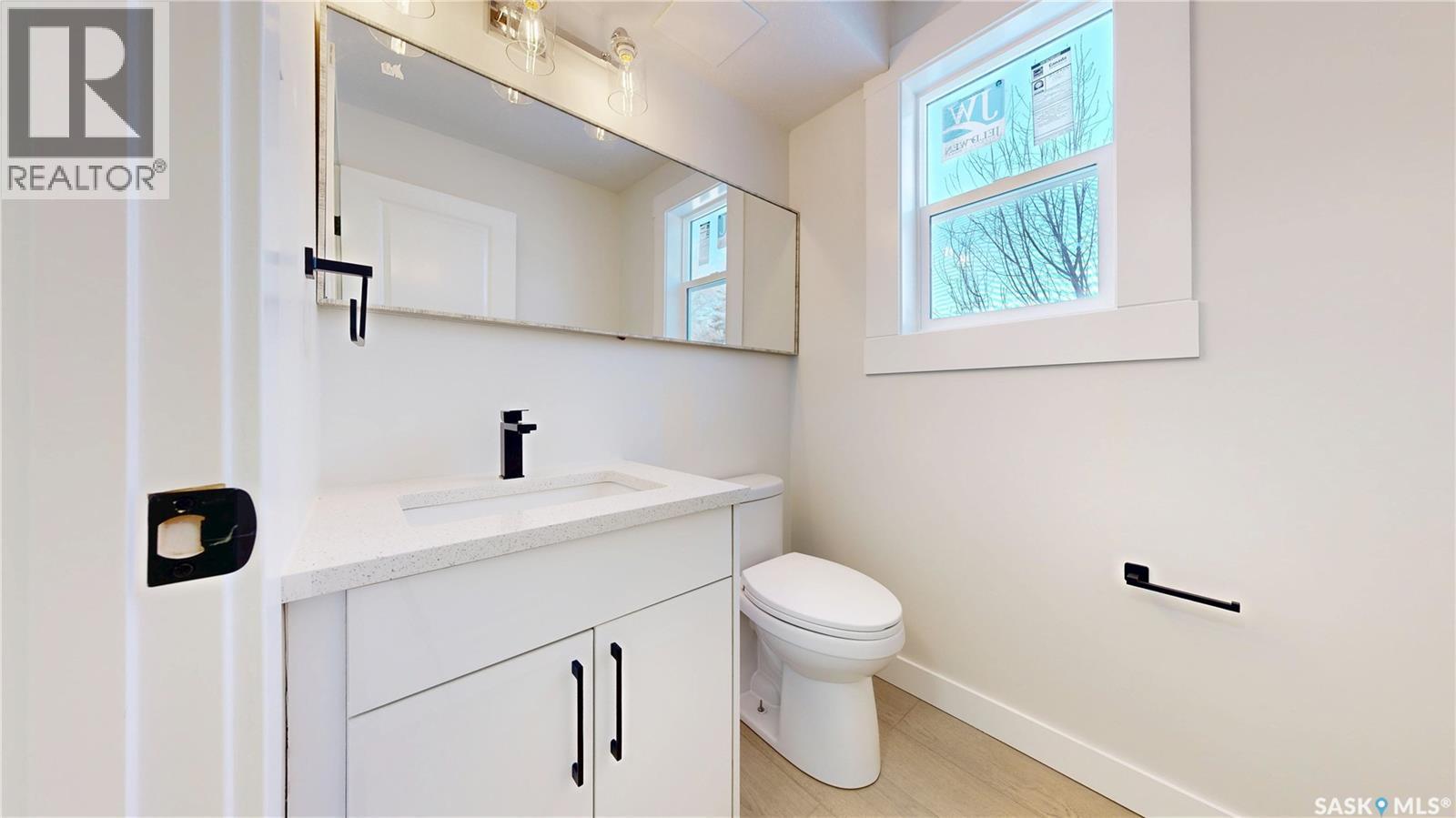 3022 Lacon Street, Regina, SK - Indoor Photo Showing Bathroom