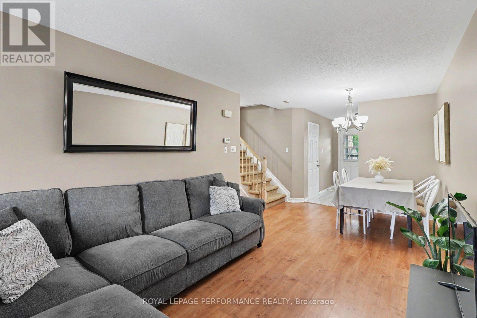 757 Nesting Way, Ottawa, ON - Indoor Photo Showing Living Room