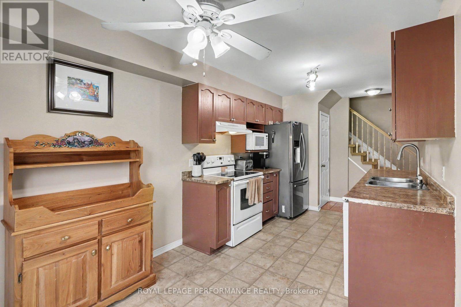 757 Nesting Way, Ottawa, ON - Indoor Photo Showing Kitchen With Double Sink