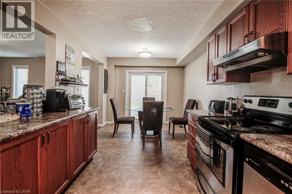 124 Udvari Crescent, Kitchener, ON - Indoor Photo Showing Kitchen