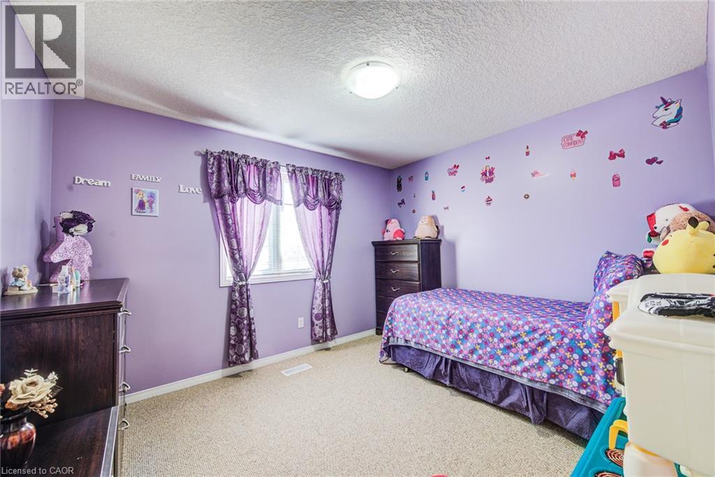 124 Udvari Crescent, Kitchener, ON - Indoor Photo Showing Bedroom