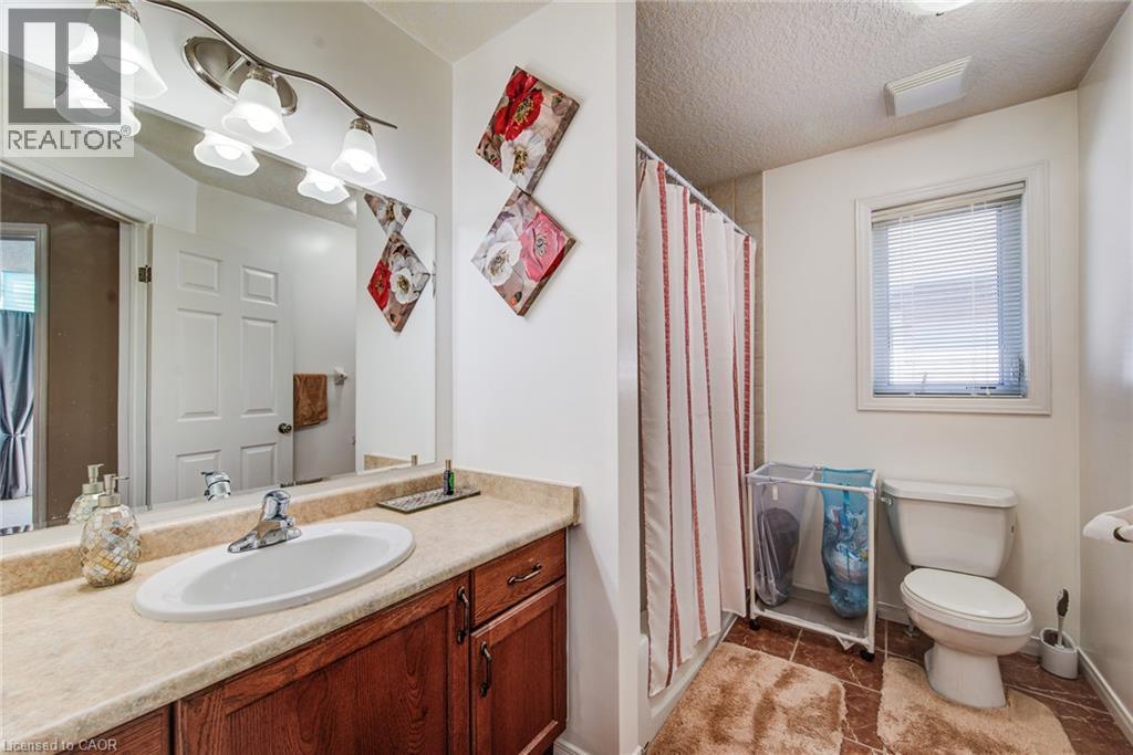 124 Udvari Crescent, Kitchener, ON - Indoor Photo Showing Bathroom