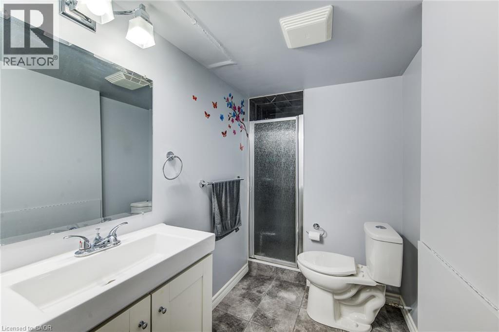 124 Udvari Crescent, Kitchener, ON - Indoor Photo Showing Bathroom