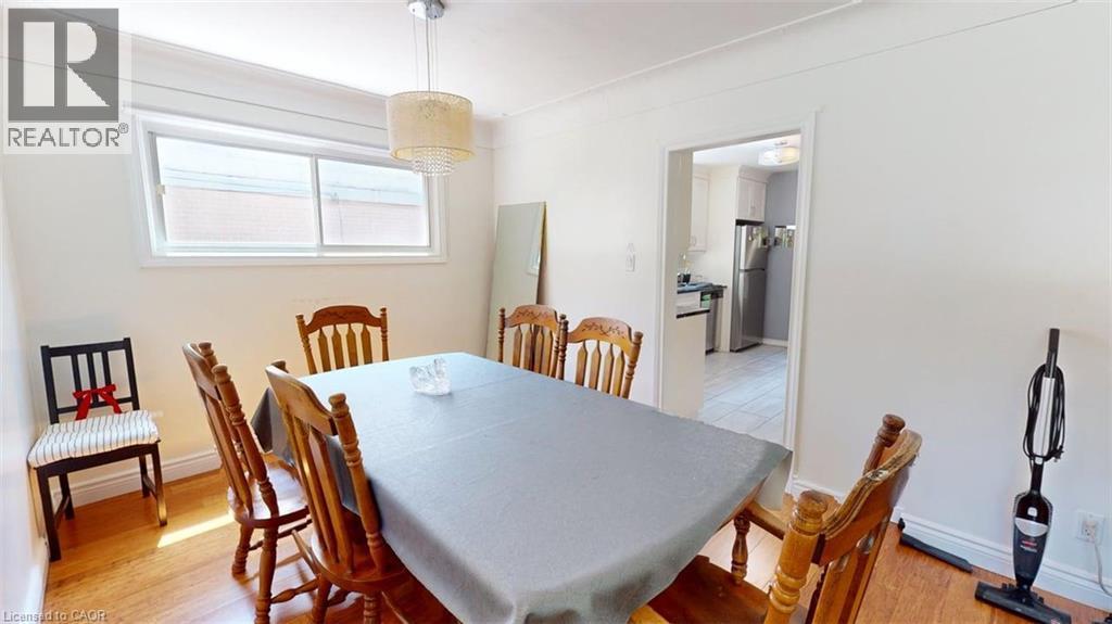 56 Lower Horning Road, Hamilton, ON - Indoor Photo Showing Dining Room