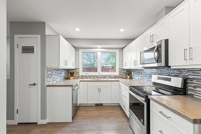 31 Werrell Cr, Winnipeg, MB - Indoor Photo Showing Kitchen With Upgraded Kitchen