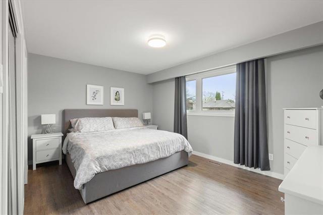 31 Werrell Cr, Winnipeg, MB - Indoor Photo Showing Bedroom