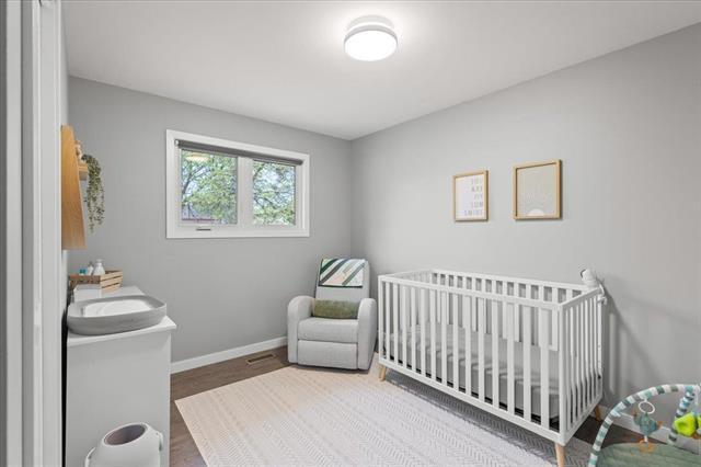 31 Werrell Cr, Winnipeg, MB - Indoor Photo Showing Bedroom