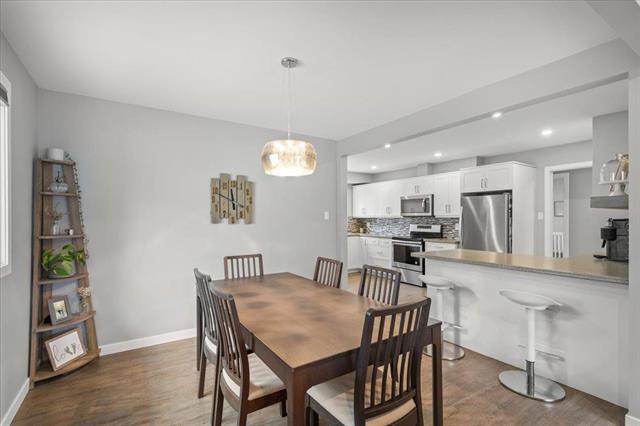 31 Werrell Cr, Winnipeg, MB - Indoor Photo Showing Dining Room