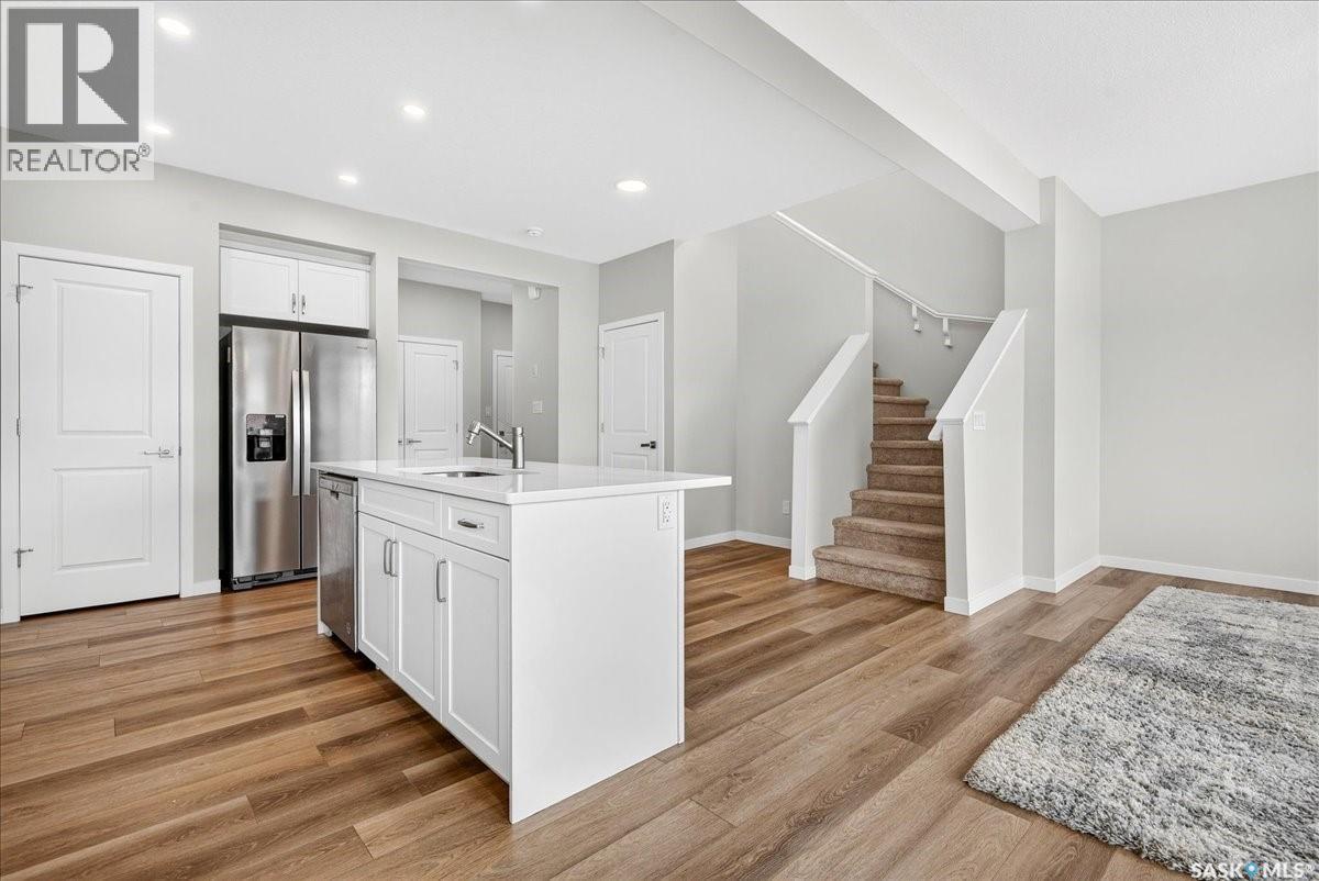 3296 Favel Drive, Regina, SK - Indoor Photo Showing Kitchen