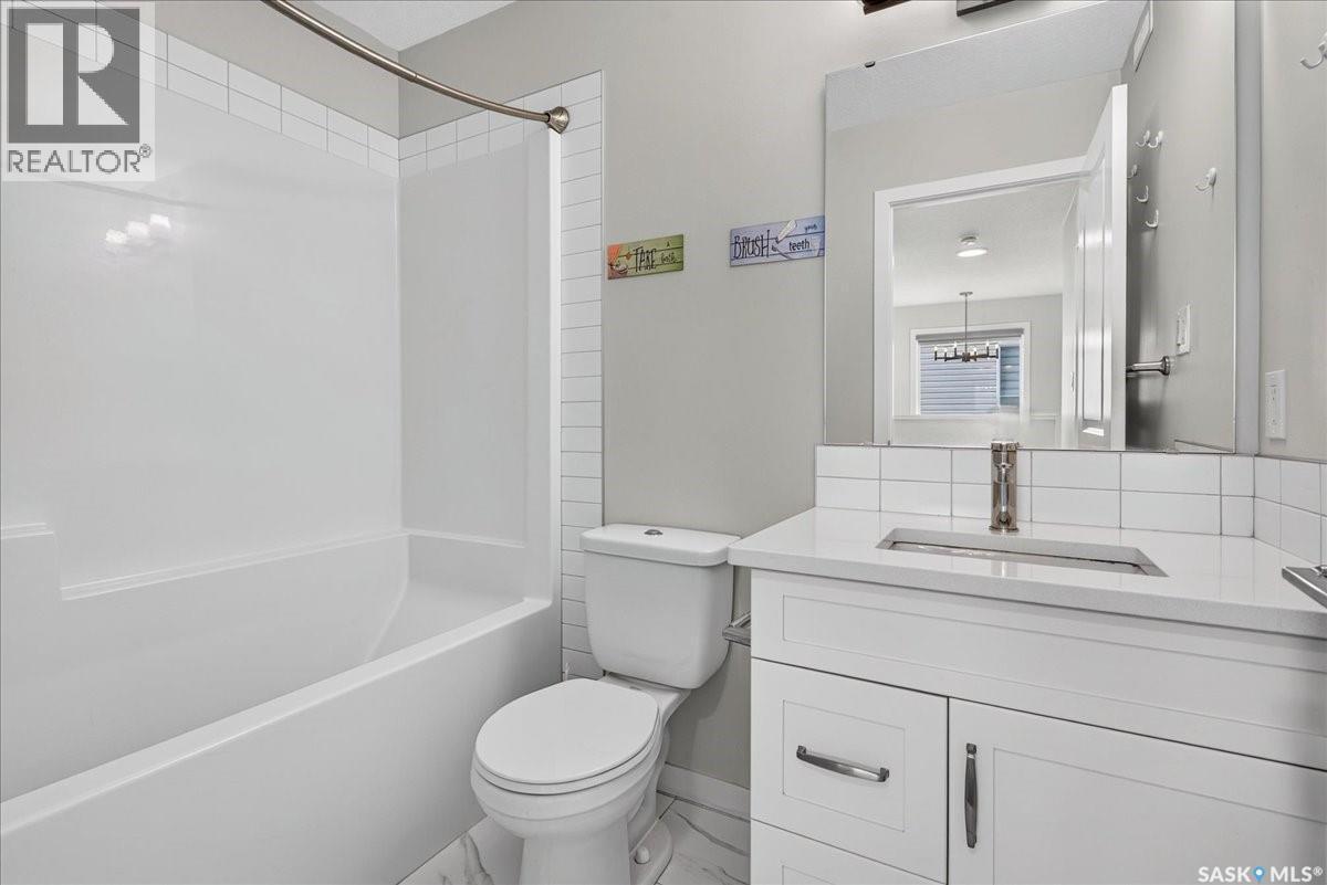 3296 Favel Drive, Regina, SK - Indoor Photo Showing Bathroom