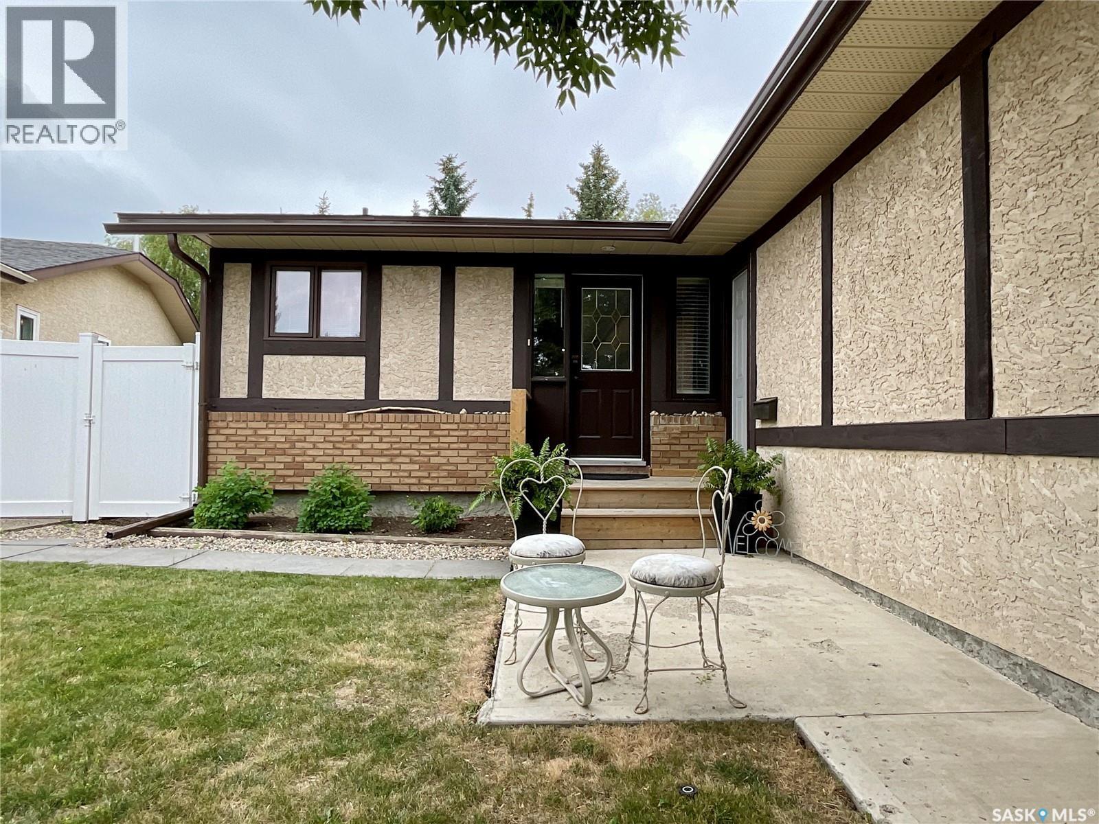 3107 Andreychuk Place E, Regina, SK - Outdoor