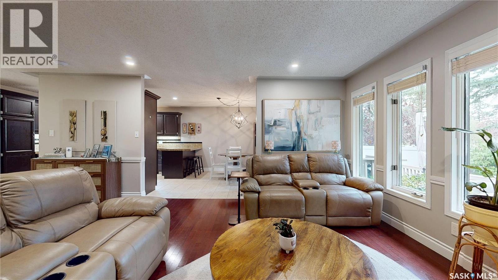 3107 Andreychuk Place E, Regina, SK - Indoor Photo Showing Living Room