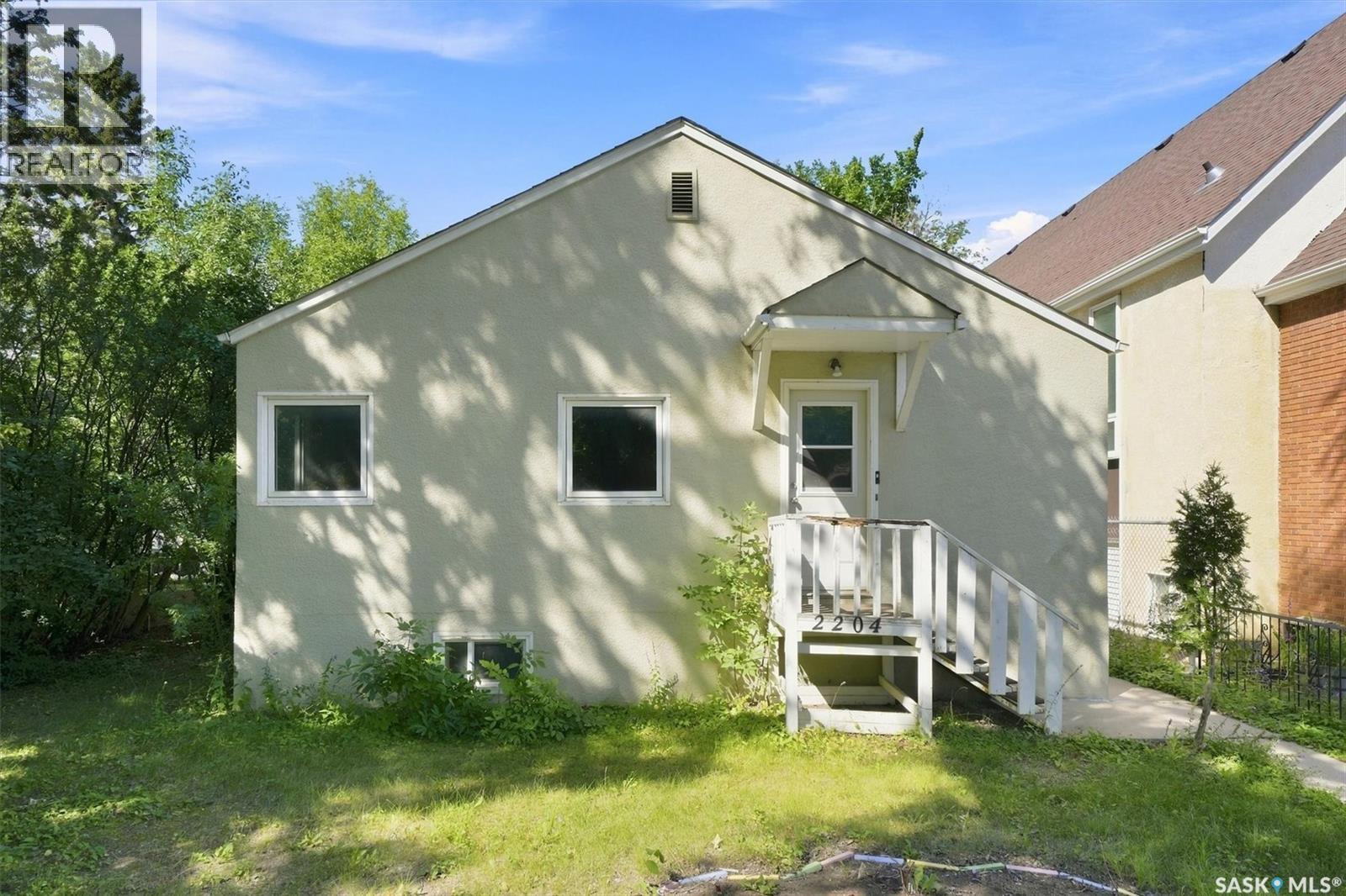2204 Lorne Avenue, Saskatoon, SK - Outdoor