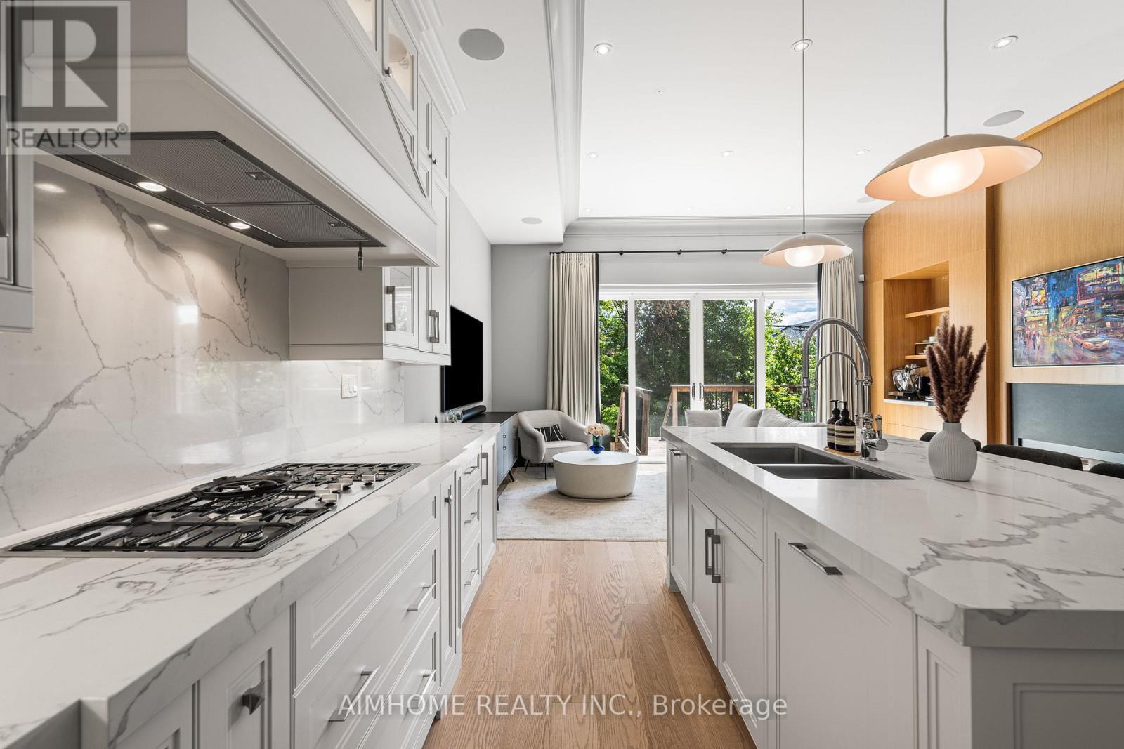 191 Glengarry Avenue, Toronto, ON - Indoor Photo Showing Kitchen With Double Sink With Upgraded Kitchen