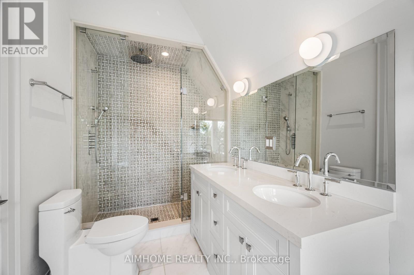 191 Glengarry Avenue, Toronto, ON - Indoor Photo Showing Bathroom