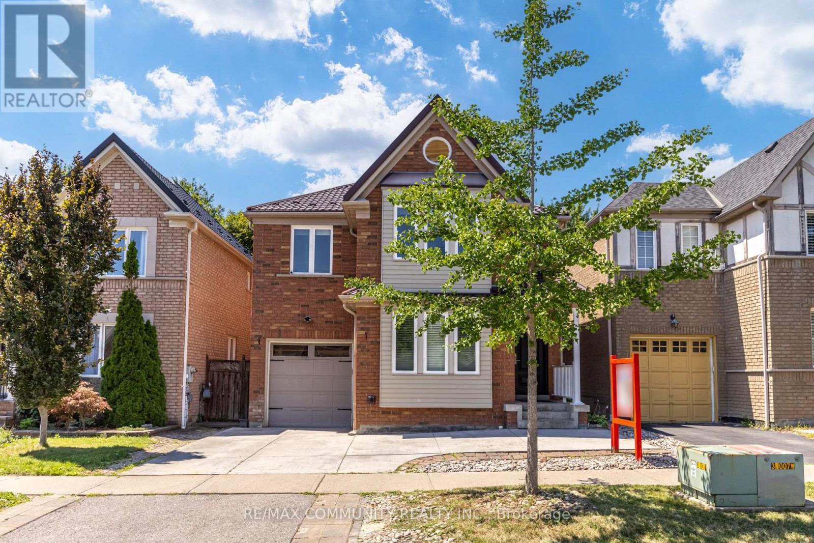 69 Mcsweeney Crescent, Ajax, ON - Outdoor With Facade