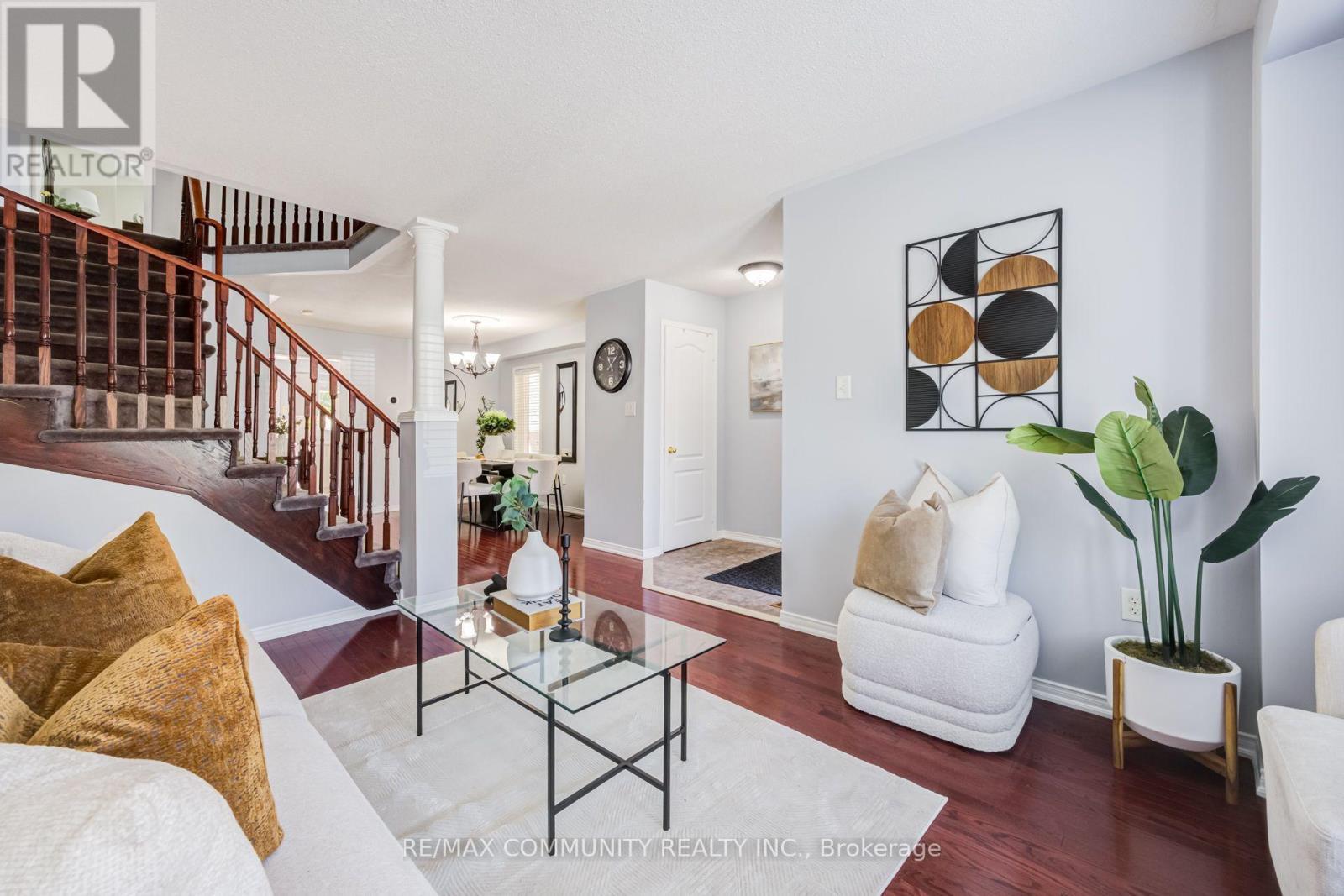 69 Mcsweeney Crescent, Ajax, ON - Indoor Photo Showing Living Room