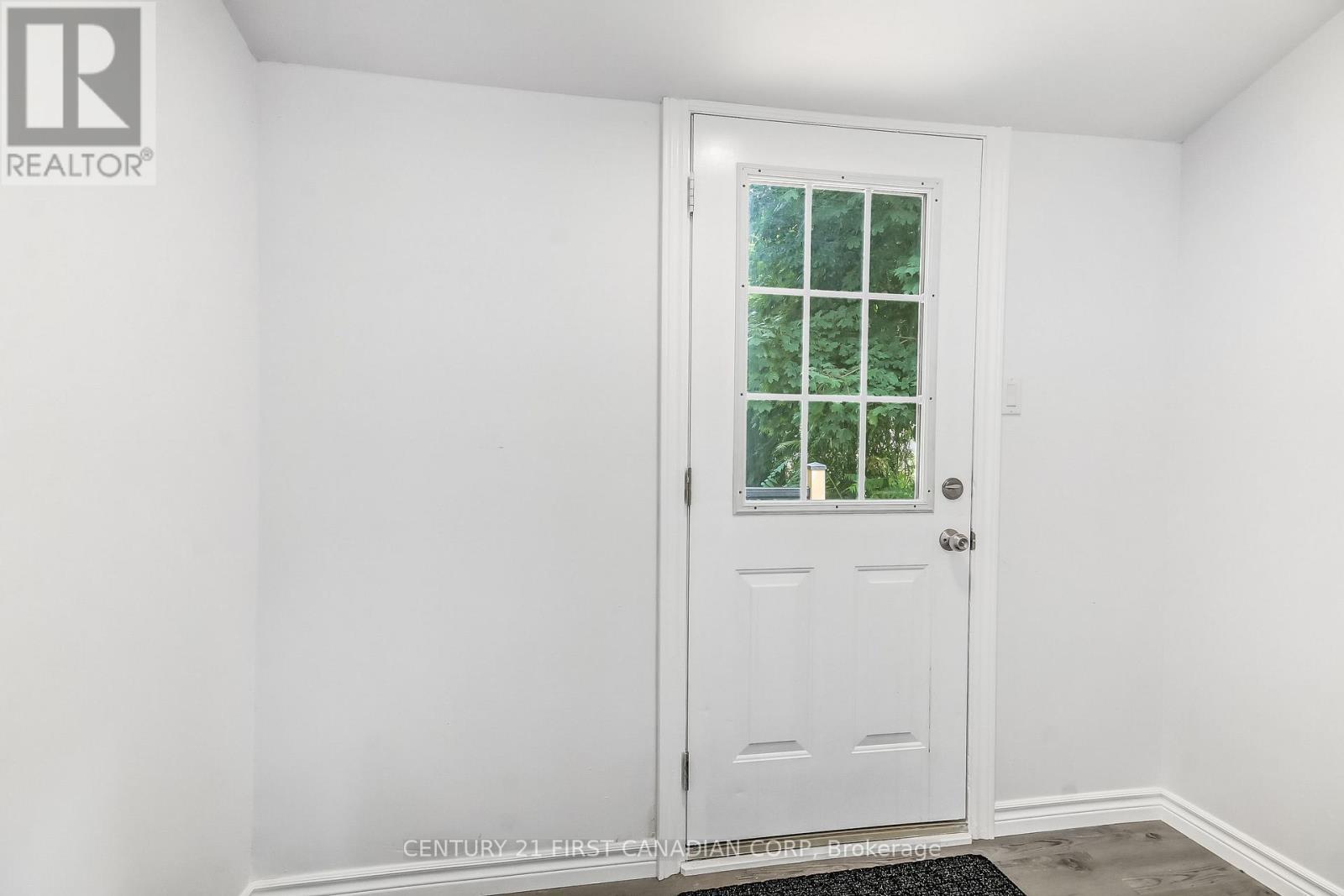 76 Chestnut Street, St. Thomas, ON - Indoor Photo Showing Other Room