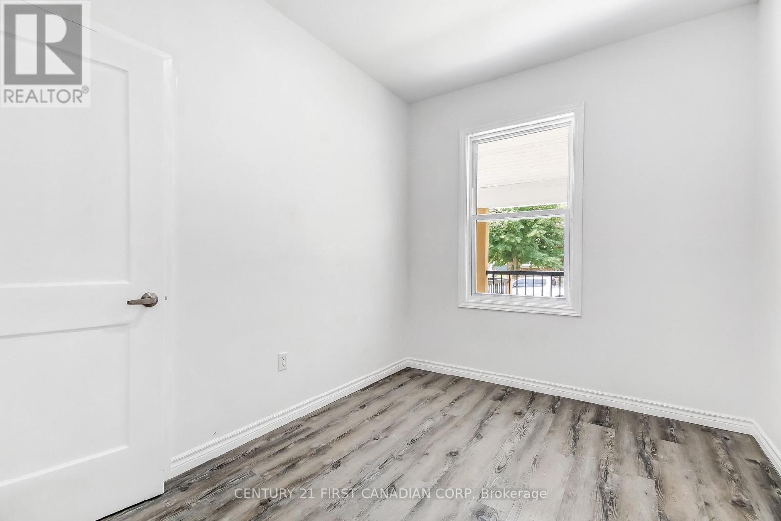 76 Chestnut Street, St. Thomas, ON - Indoor Photo Showing Other Room
