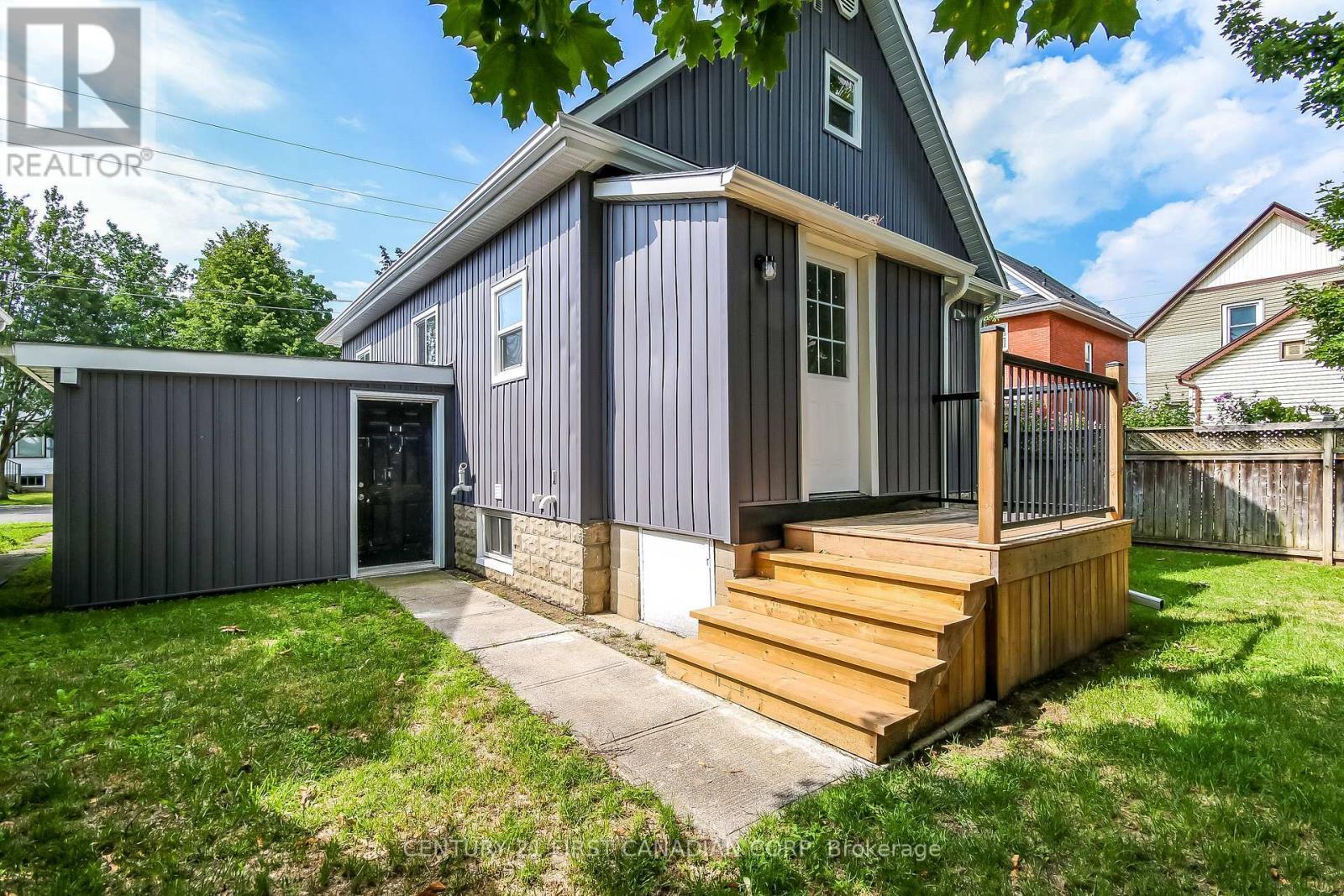 76 Chestnut Street, St. Thomas, ON - Outdoor With Deck Patio Veranda