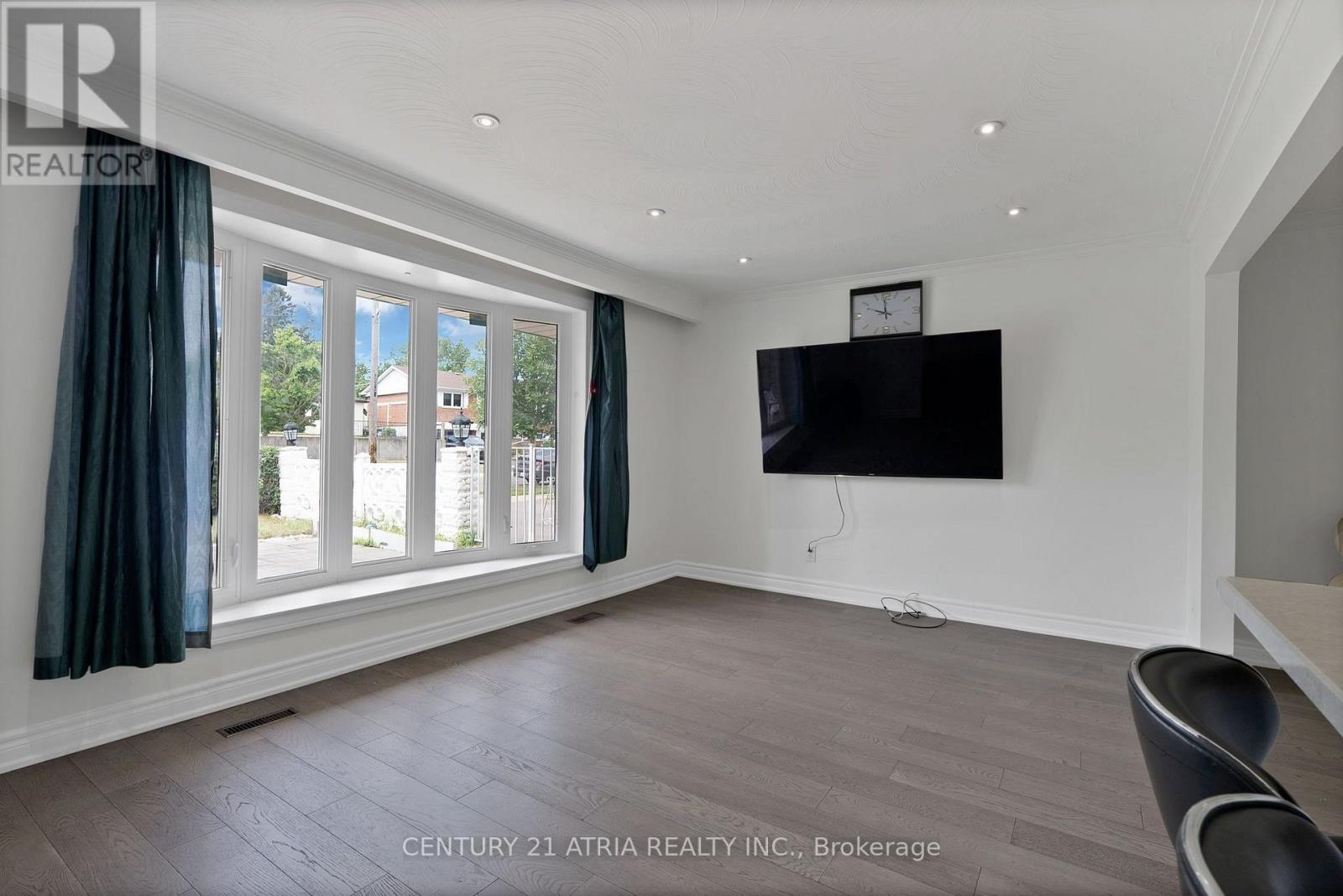 56 Tobermory Drive, Toronto, ON - Indoor