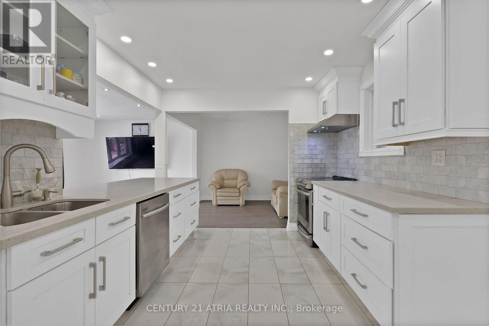 56 Tobermory Drive, Toronto, ON - Indoor Photo Showing Kitchen With Double Sink With Upgraded Kitchen