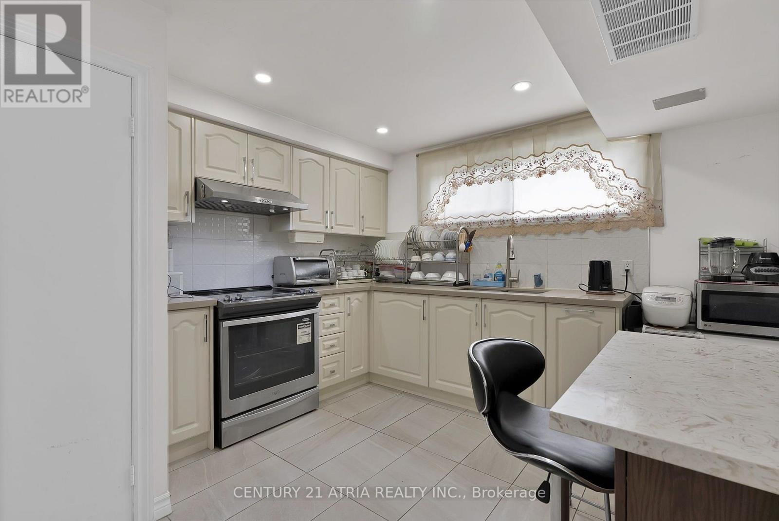 56 Tobermory Drive, Toronto, ON - Indoor Photo Showing Kitchen