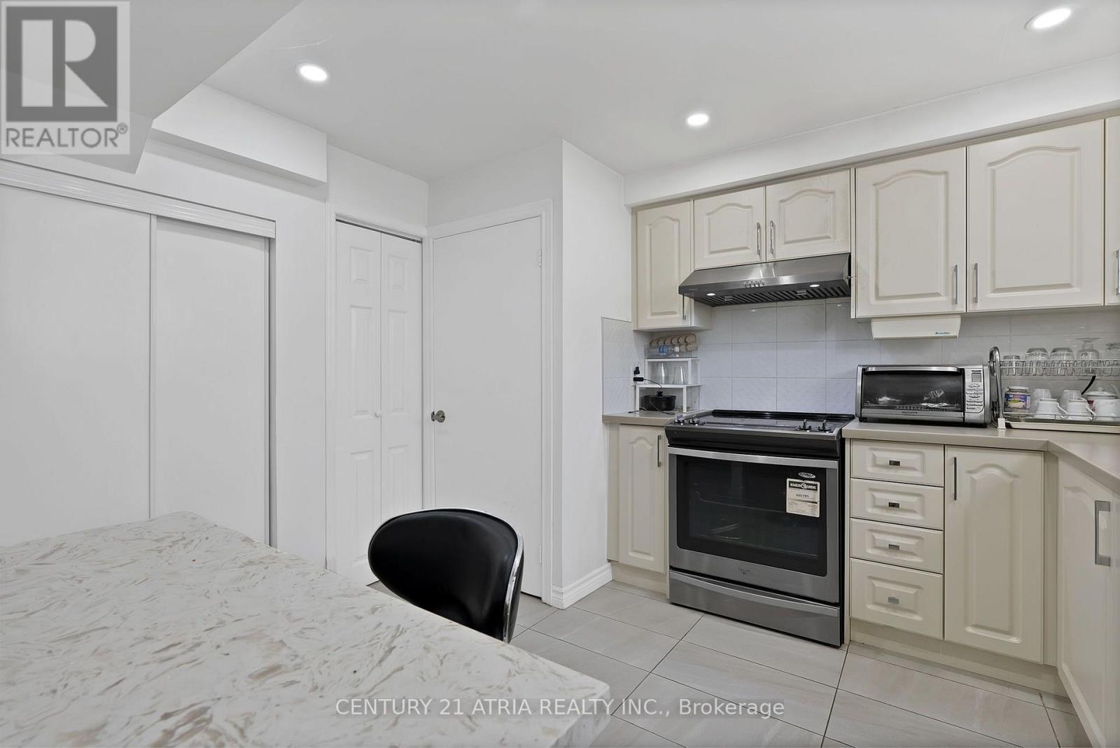 56 Tobermory Drive, Toronto, ON - Indoor Photo Showing Kitchen