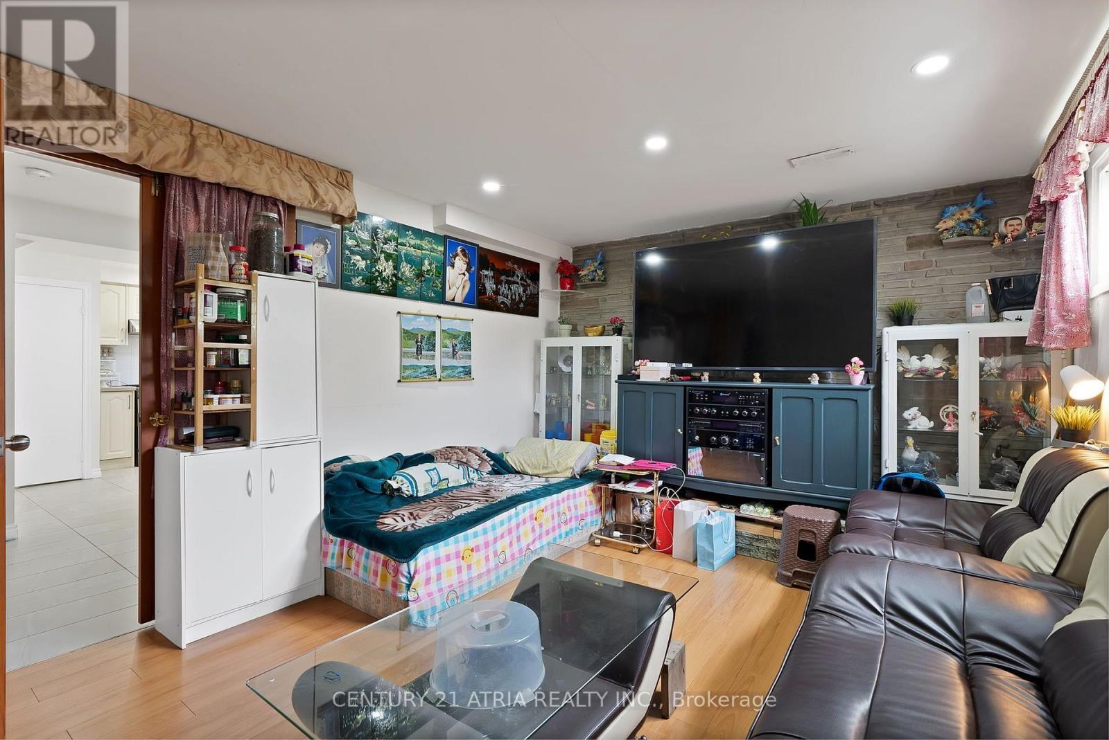 56 Tobermory Drive, Toronto, ON - Indoor