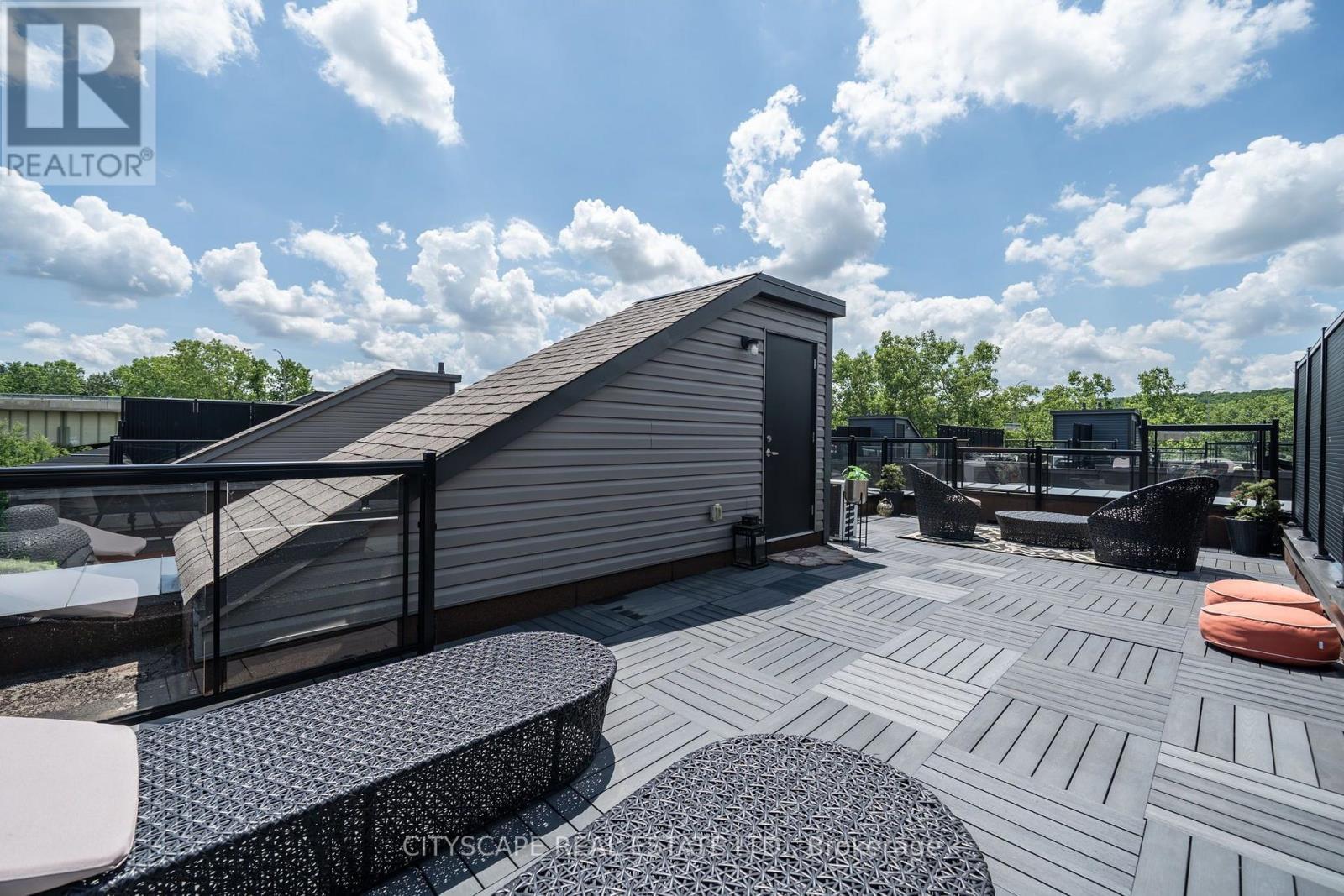 28 - 2 Willow Street, Brant, ON - Outdoor