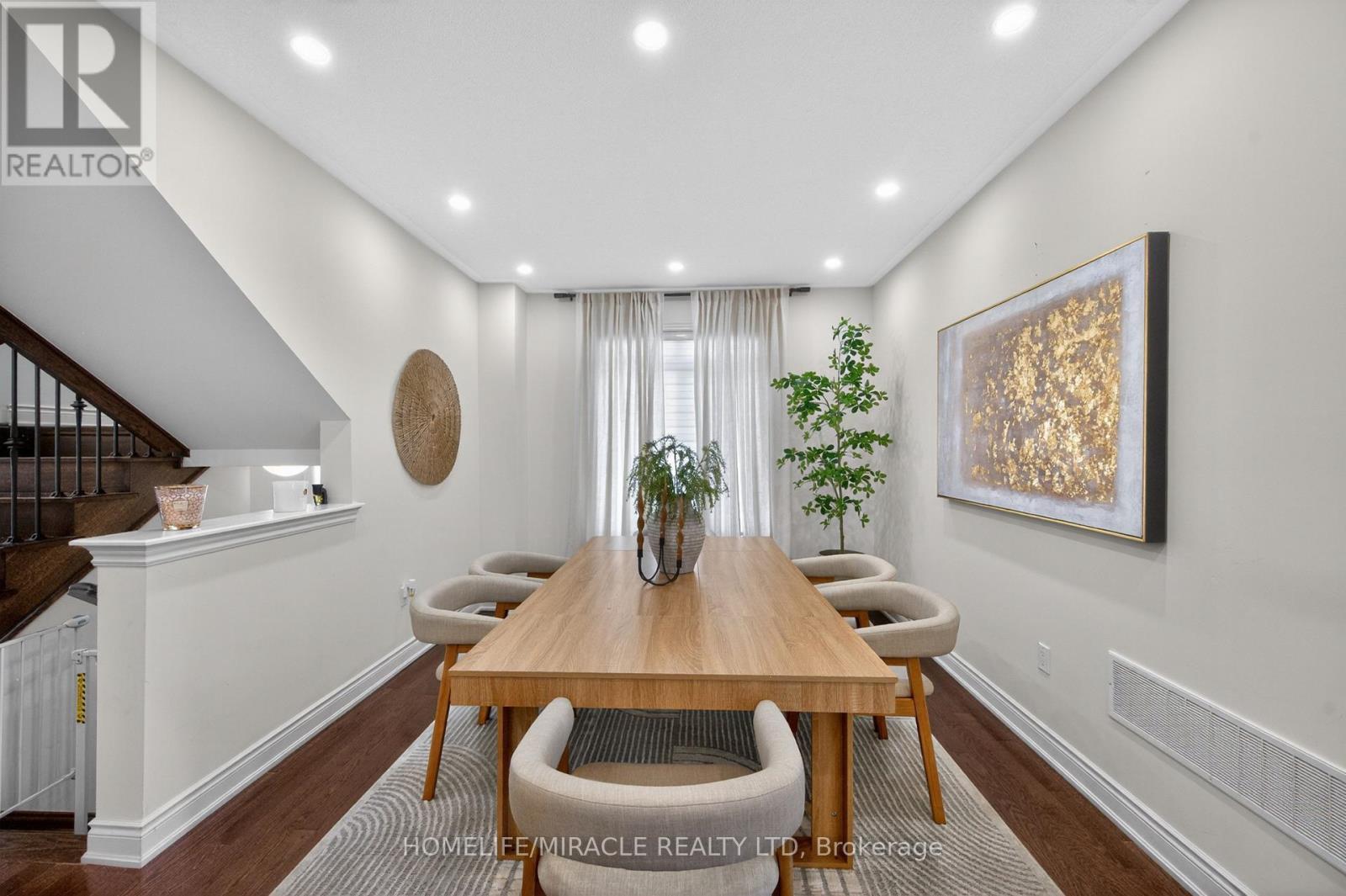 220 Great Falls Boulevard, Hamilton, ON - Indoor Photo Showing Other Room