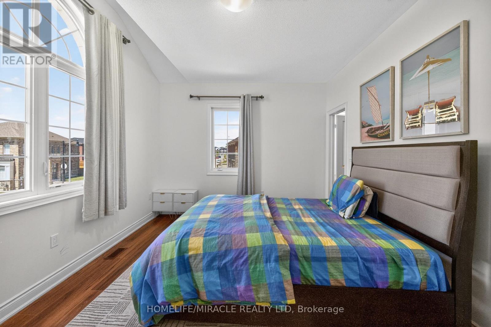 220 Great Falls Boulevard, Hamilton, ON - Indoor Photo Showing Bedroom