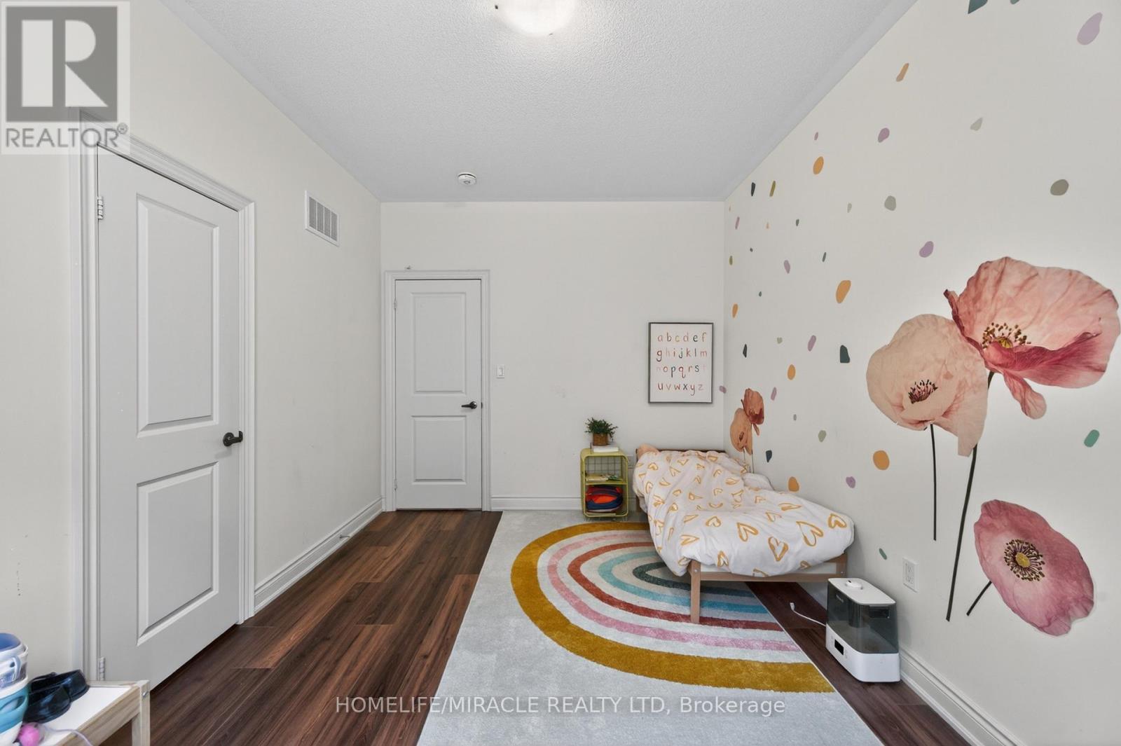 220 Great Falls Boulevard, Hamilton, ON - Indoor Photo Showing Other Room