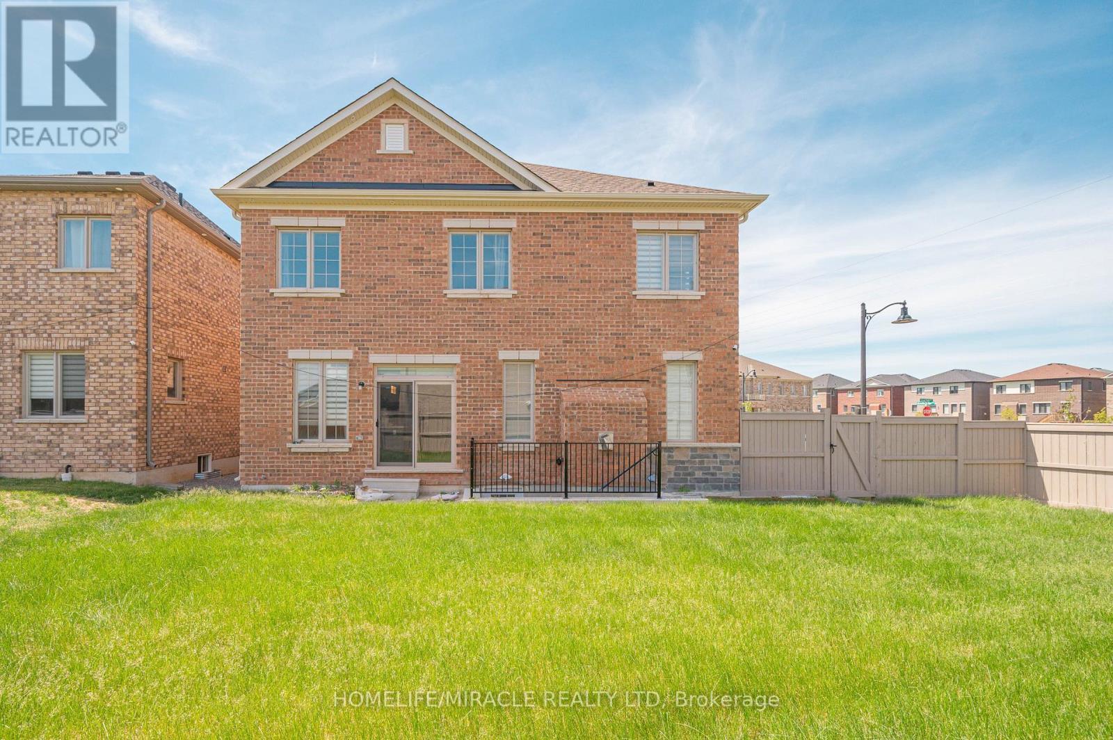 220 Great Falls Boulevard, Hamilton, ON - Outdoor