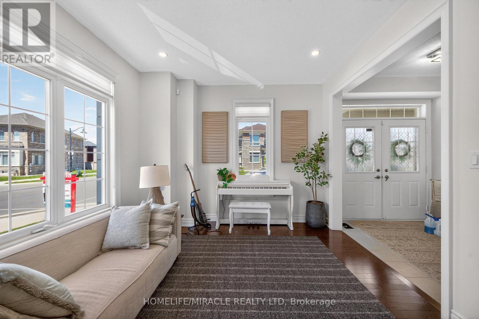 220 Great Falls Boulevard, Hamilton, ON - Indoor