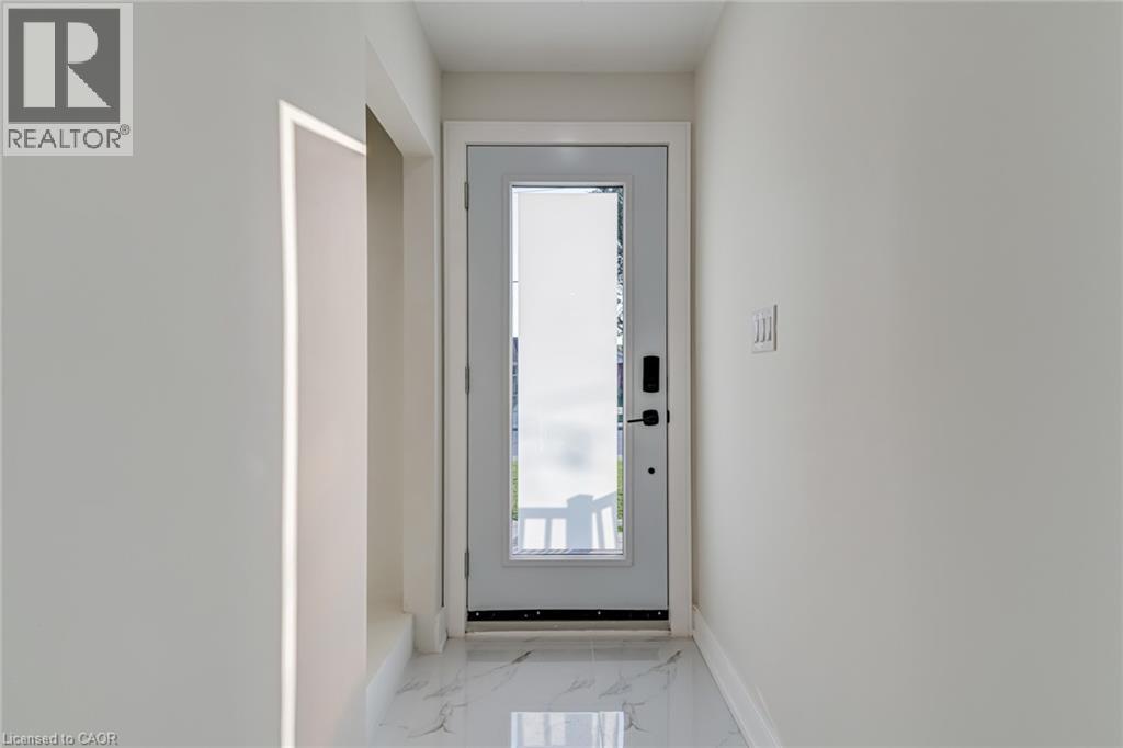 63 Hardale Crescent, Hamilton, ON - Indoor Photo Showing Other Room