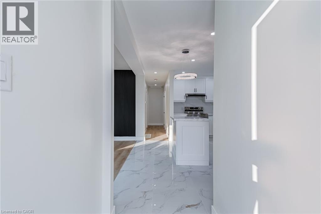 63 Hardale Crescent, Hamilton, ON -