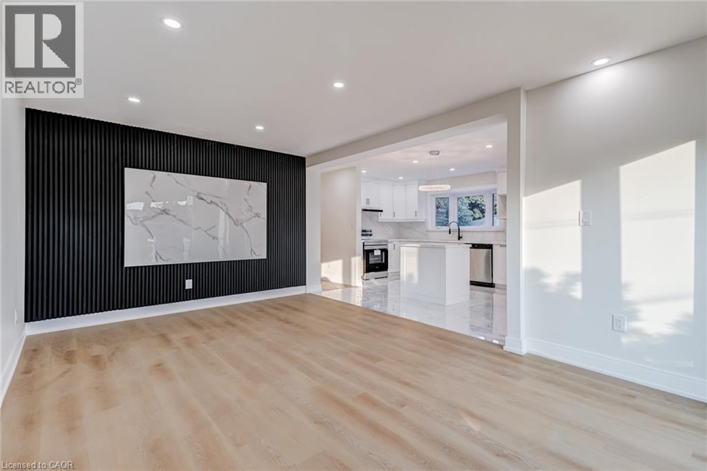 63 Hardale Crescent, Hamilton, ON - Indoor