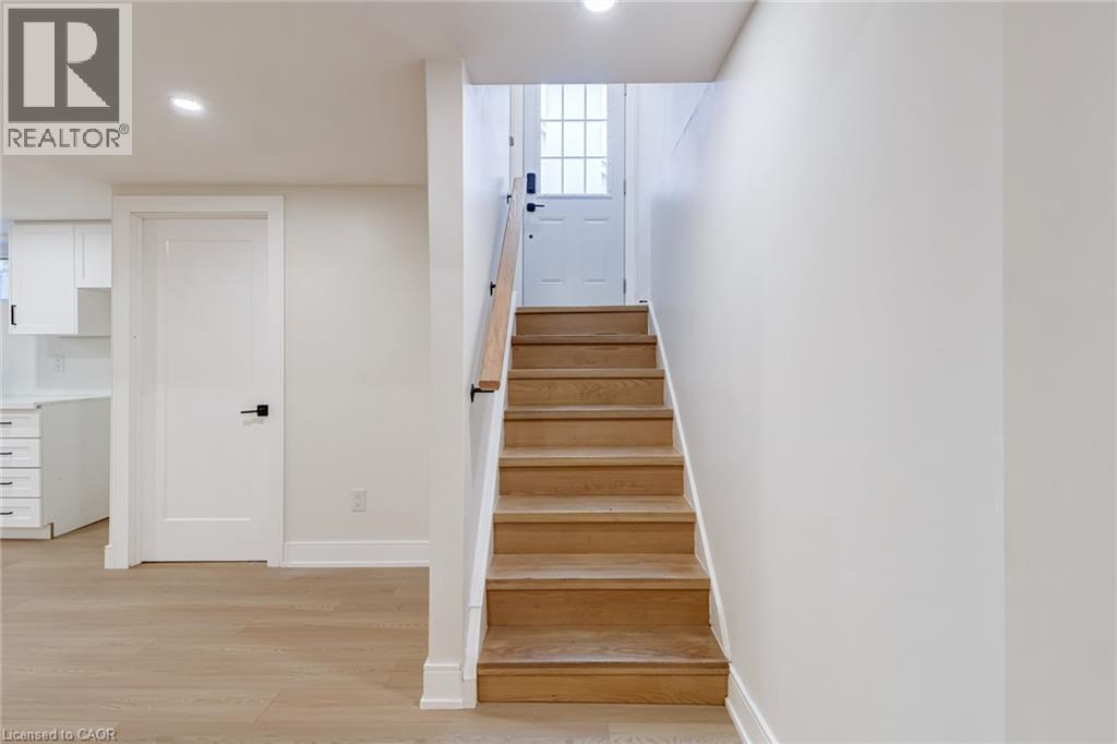63 Hardale Crescent, Hamilton, ON - Indoor Photo Showing Other Room