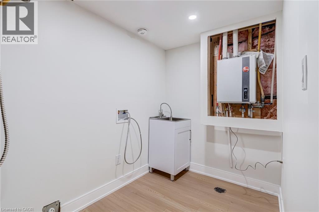 63 Hardale Crescent, Hamilton, ON - Indoor Photo Showing Other Room