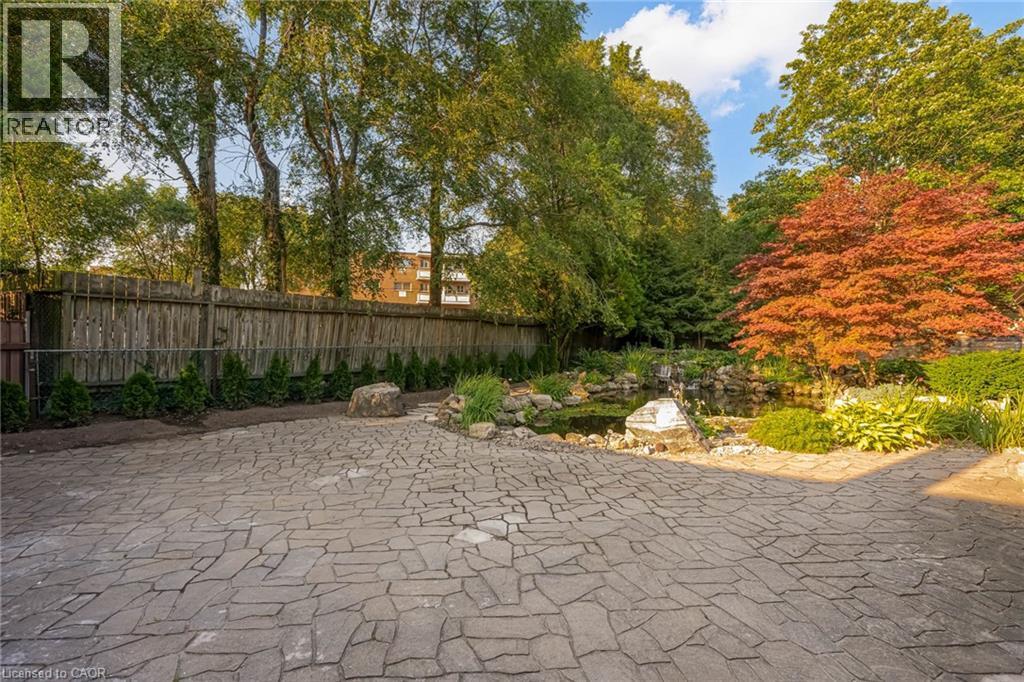 63 Hardale Crescent, Hamilton, ON - Outdoor